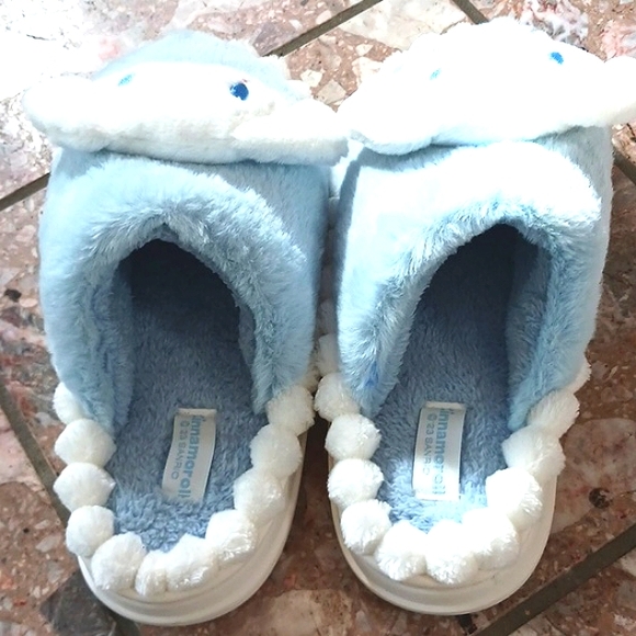 NWOT Cinnamoroll Sanrio Muti-Colored Plush Uniquely Designed Women's Slippers - Picture 2 of 11